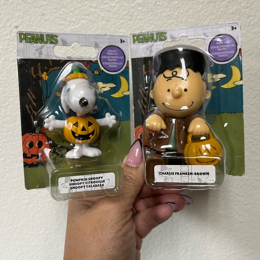 Peanuts Charlie Brown and Snoopy with Pumpkin Figure Toys-you choose
